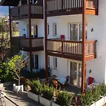 Hecherhof Готель Мерано